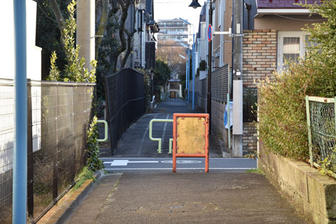南へ