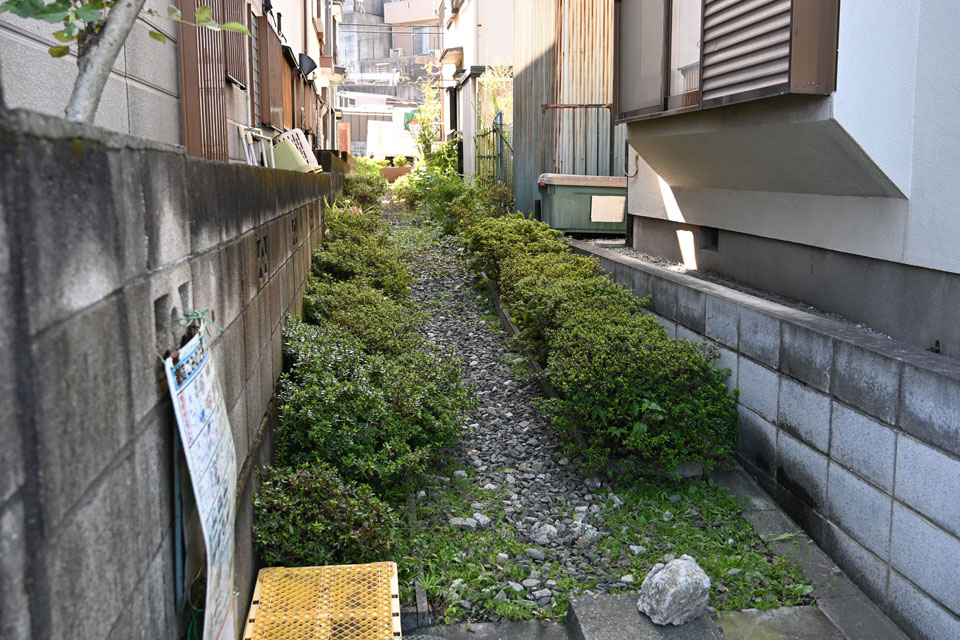 砂利道