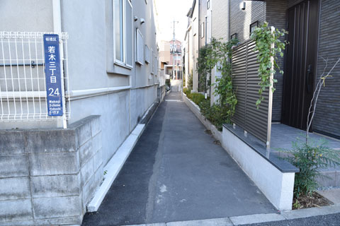 階段付き路地