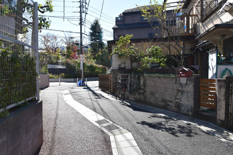 道路へ