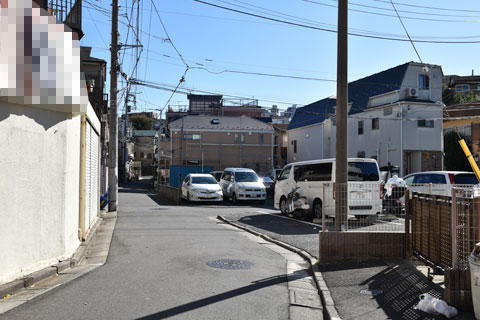 東側