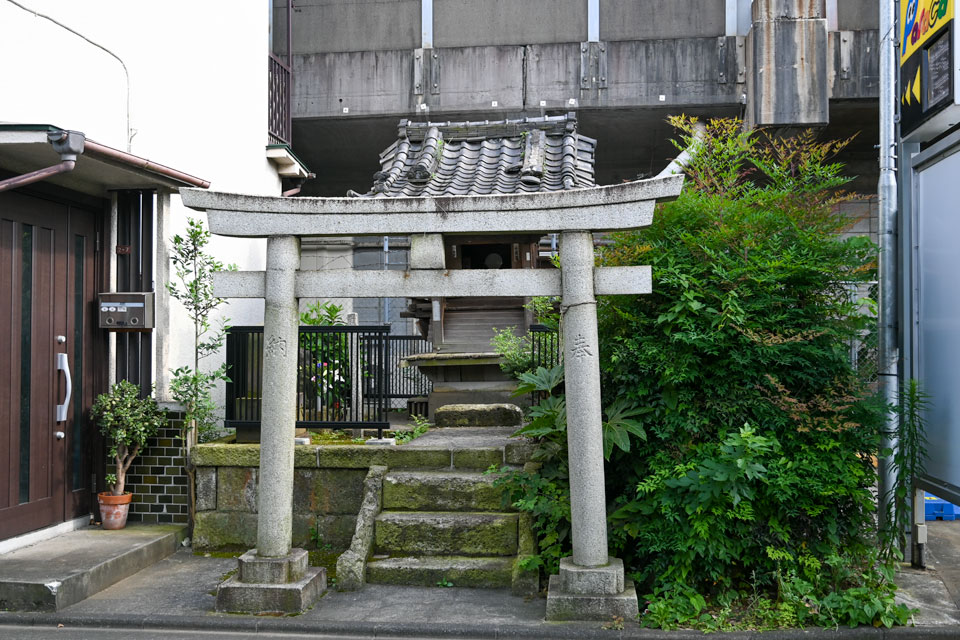 祠