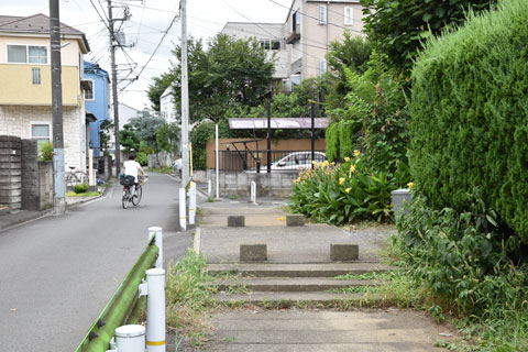 北へ