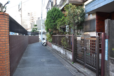 路地裏