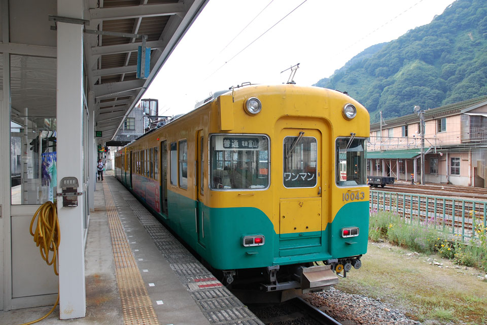 10030形