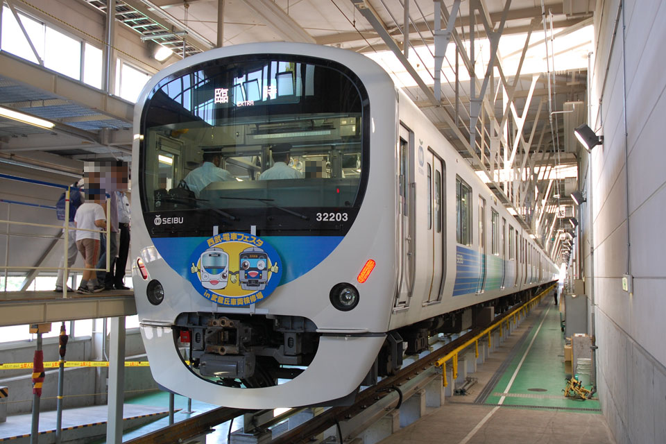 32203