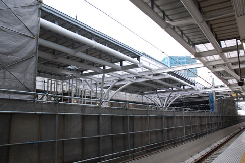 下り高架ホーム中央部