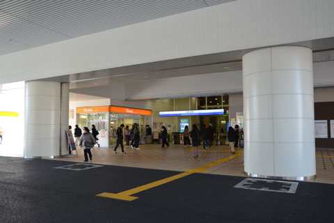 中央口改札