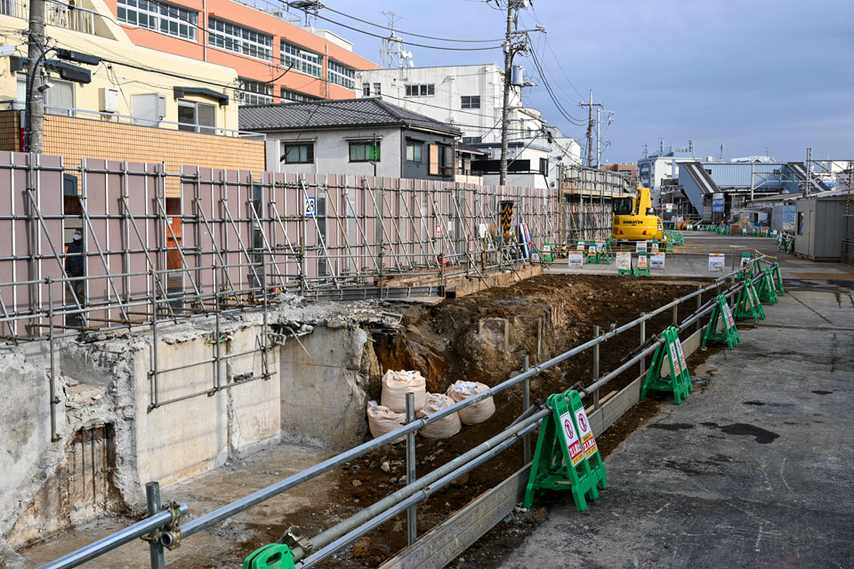 掘る