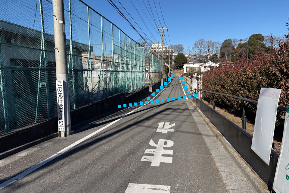 八坂中学校東側