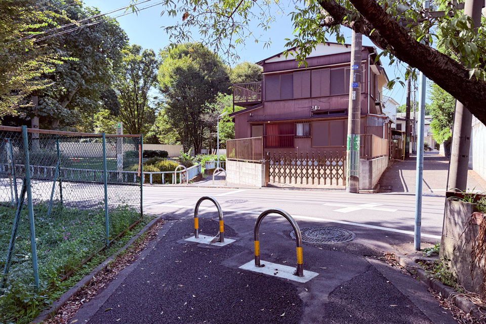 白山神社下