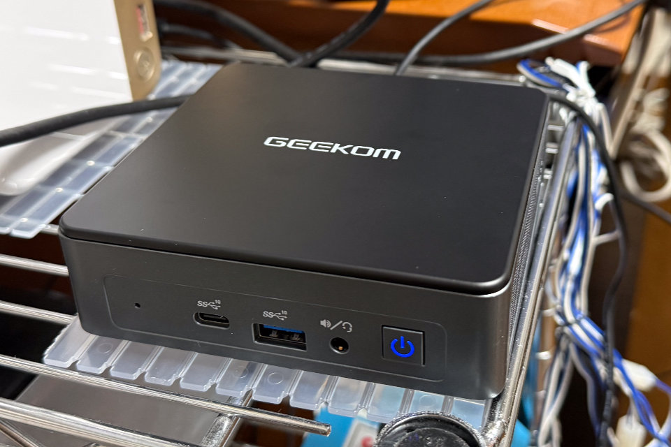 GEEKOM AIR12