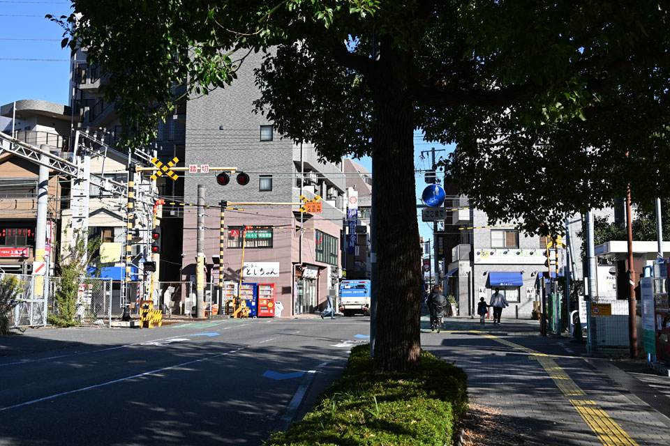 向河原駅前踏切