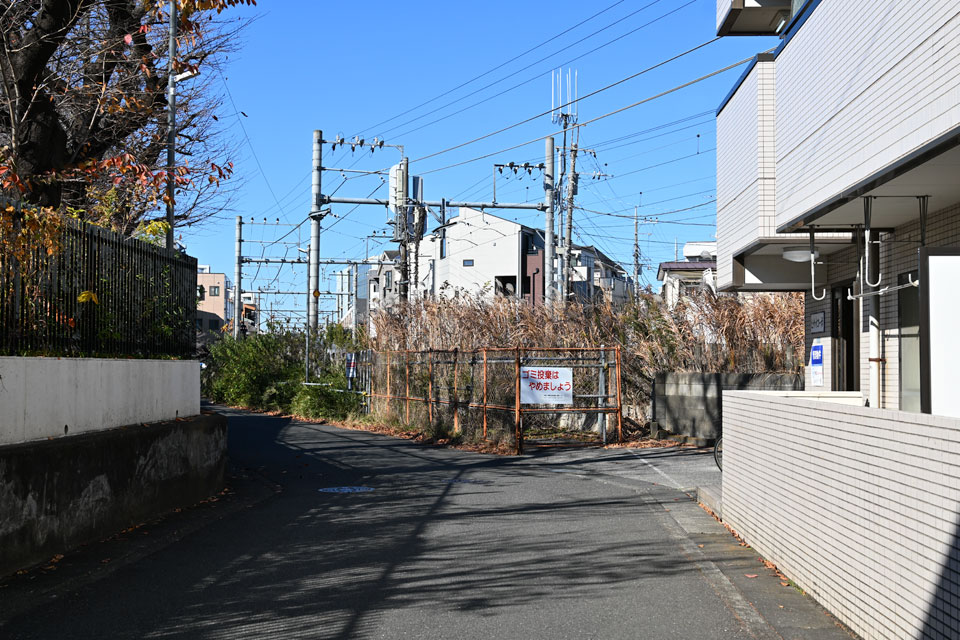 宿河原小学校北側